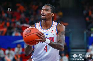 虽然出战场次未达标 但本赛季得分王仍为四川外援萨姆纳 不是琼斯