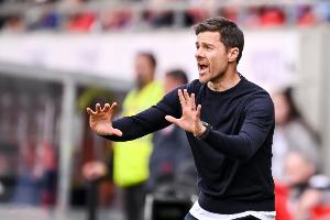 星空体育app下载-安帅危 罗马诺：老佛爷完全爱上阿隆索，皇马首选备选都是他