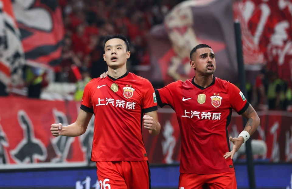 星空体育app官方网站-中超形势:蓉城2分领跑!申花跌第3+国安掉队,前4名下轮直接对话