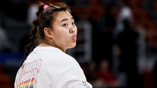 新民体育丨“大宝贝”刘禹彤加盟，上海篮球又迎强援！