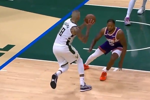 星空体育app-得赢球啊！库兹马点飞防守突破欧洲步上篮 已砍赛季新高33分！